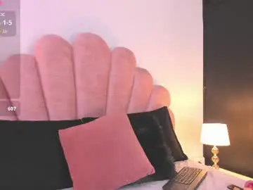 Paula__evans  live sex cam