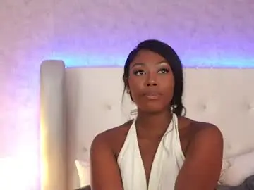 Thianalopez  live sex cam