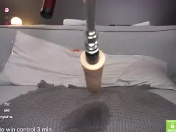Black_n_wh1te  live sex cam