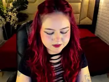 Crimson_tati  live sex cam