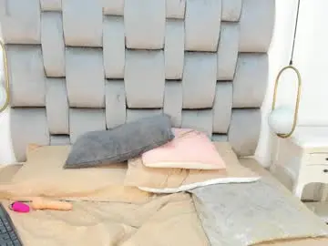 Heaven__7  live sex cam