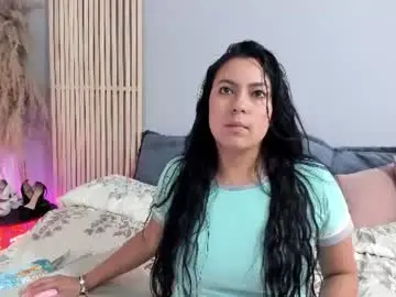 Kissasins22  live sex cam