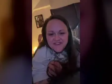 Lilmamawild  live sex cam