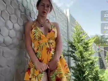 Blondevenom  live sex cam