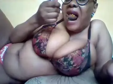 Ebonybussy  live sex cam