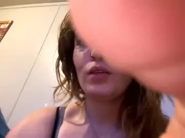 Fcksandra  live sex cam