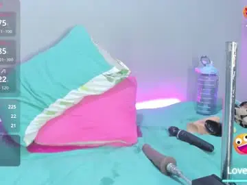 Haileystonei  live sex cam