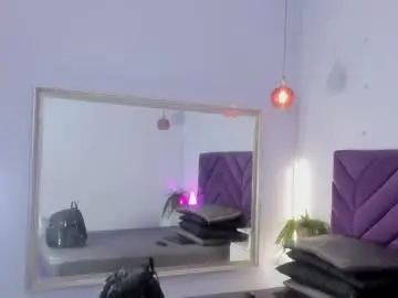 Haileystonei  live sex cam