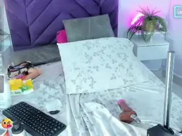 Haileystonei  live sex cam