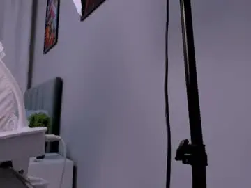 Jessswalker  live sex cam
