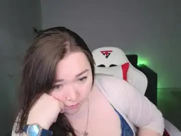 Kyeacloser  live sex cam