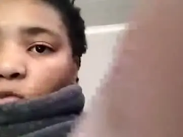 Mzee990  live sex cam