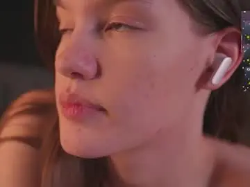 Whisperlure  live sex cam