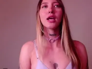 Carmennrusso  live sex cam