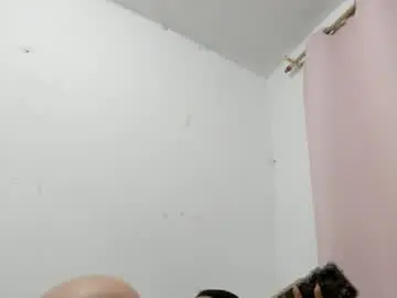 Chanell15  live sex cam