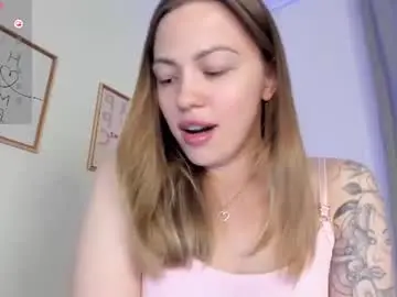 Damn_cutie  live sex cam