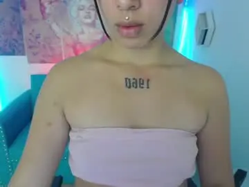 Emmily_m_  live sex cam