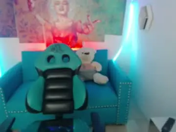 Emmily_m_  live sex cam