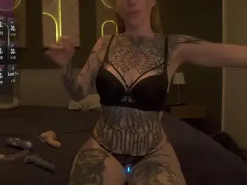 Kimbabyy  live sex cam