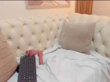 Victoriamilf4u  live sex cam