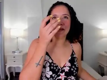 Curly_luna_  live sex cam