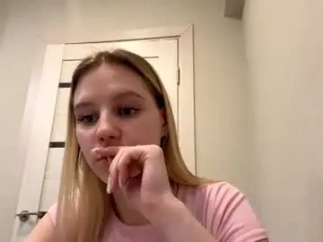 Emeraldwiggs  live sex cam