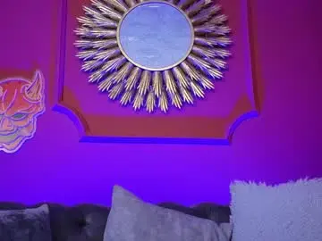 Julieta_russell  live sex cam