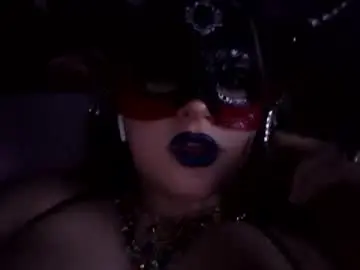Lunabloom16  live sex cam