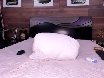 Sharl0t  live sex cam