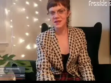 Frankienatural  live sex cam