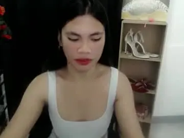 Petite_pauline  live sex cam