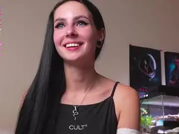Yaraliebe  live sex cam