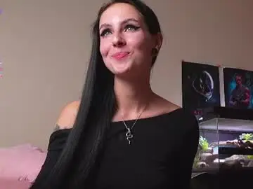 Yaraliebe  live sex cam