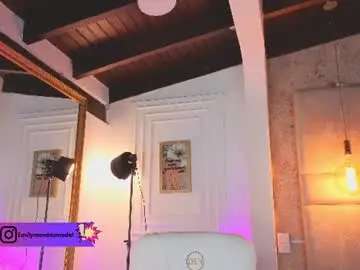 Alessialondon  live sex cam