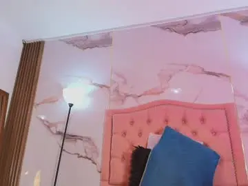 Alyathompson  live sex cam