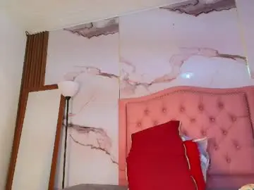 Alyathompson  live sex cam