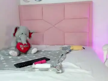 Emeraldmusee  live sex cam