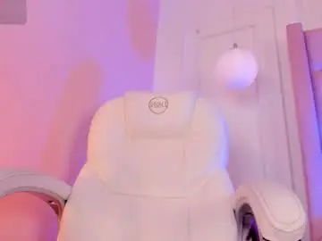 Lucyvega4  live sex cam