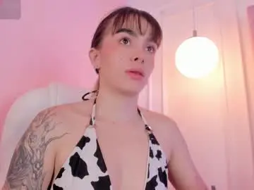 Lucyvega4  live sex cam