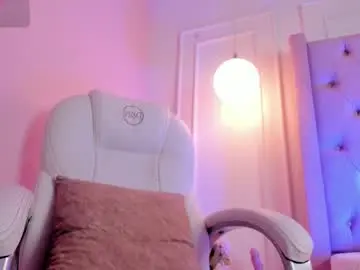 Lucyvega4  live sex cam