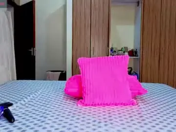 Opalluxe  live sex cam