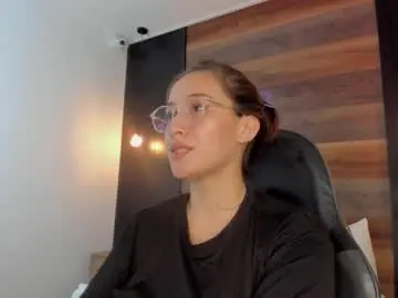 Sophia_martinezz  live sex cam