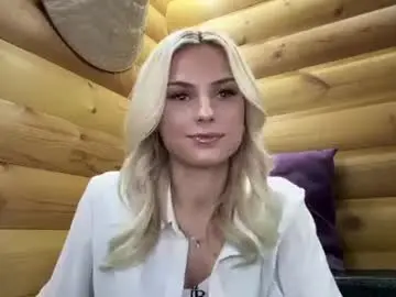 Emmalinebareford  live sex cam