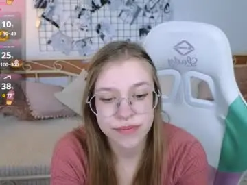 Layriantavee  live sex cam