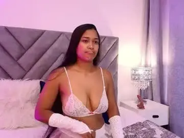 Luna_queen7  live sex cam