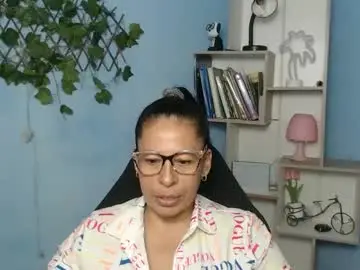 Mature_martina_  live sex cam