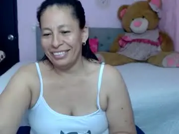 Mature_martina_  live sex cam