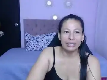 Mature_martina_  live sex cam