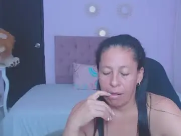 Mature_martina_  live sex cam