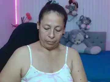 Mature_martina_  live sex cam